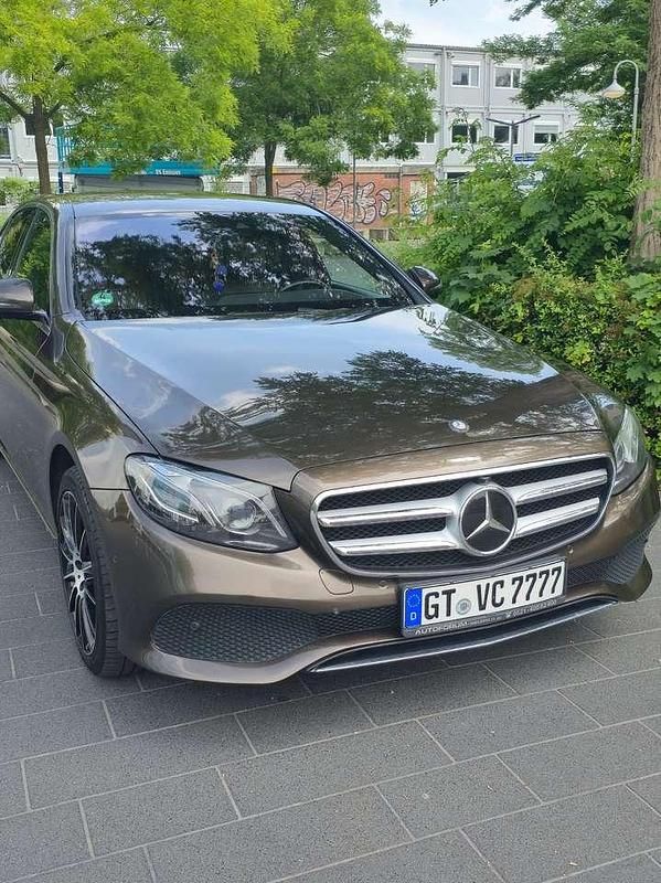 Gebraucht 2017 Mercedes E350 Elegance Limousine | 26.000 € - Bild 1/4