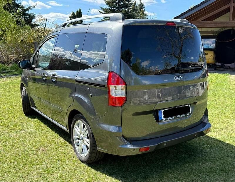 Gebraucht Ford Tourneo Courier Titanium 101 PS (74 kW) 2019 Grau Van / Kleinbus
