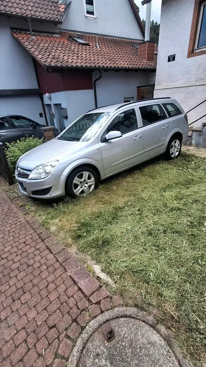Gebraucht Opel Astra 110 PS (80 kW) 2008 Grau Kombi