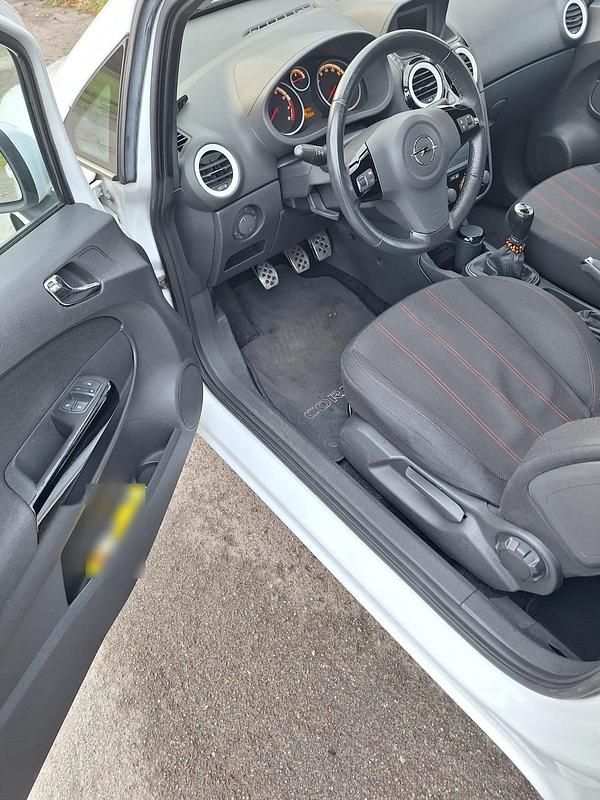 Gebraucht Opel Corsa 80 PS (58 kW) 2010 Weiß Kleinwagen