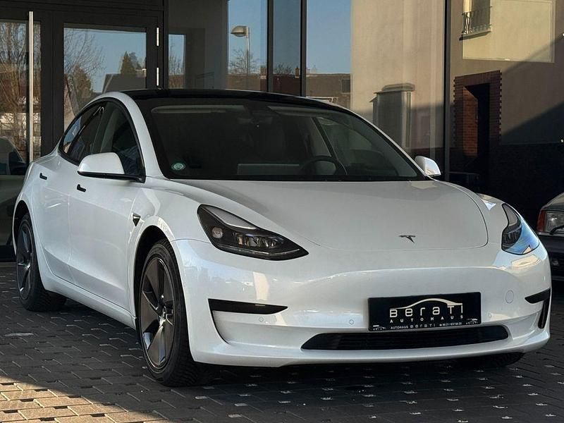 Gebraucht Tesla Model 3 Standard Range Plus 239 kW (325 PS) 2022 Weiß Limousine