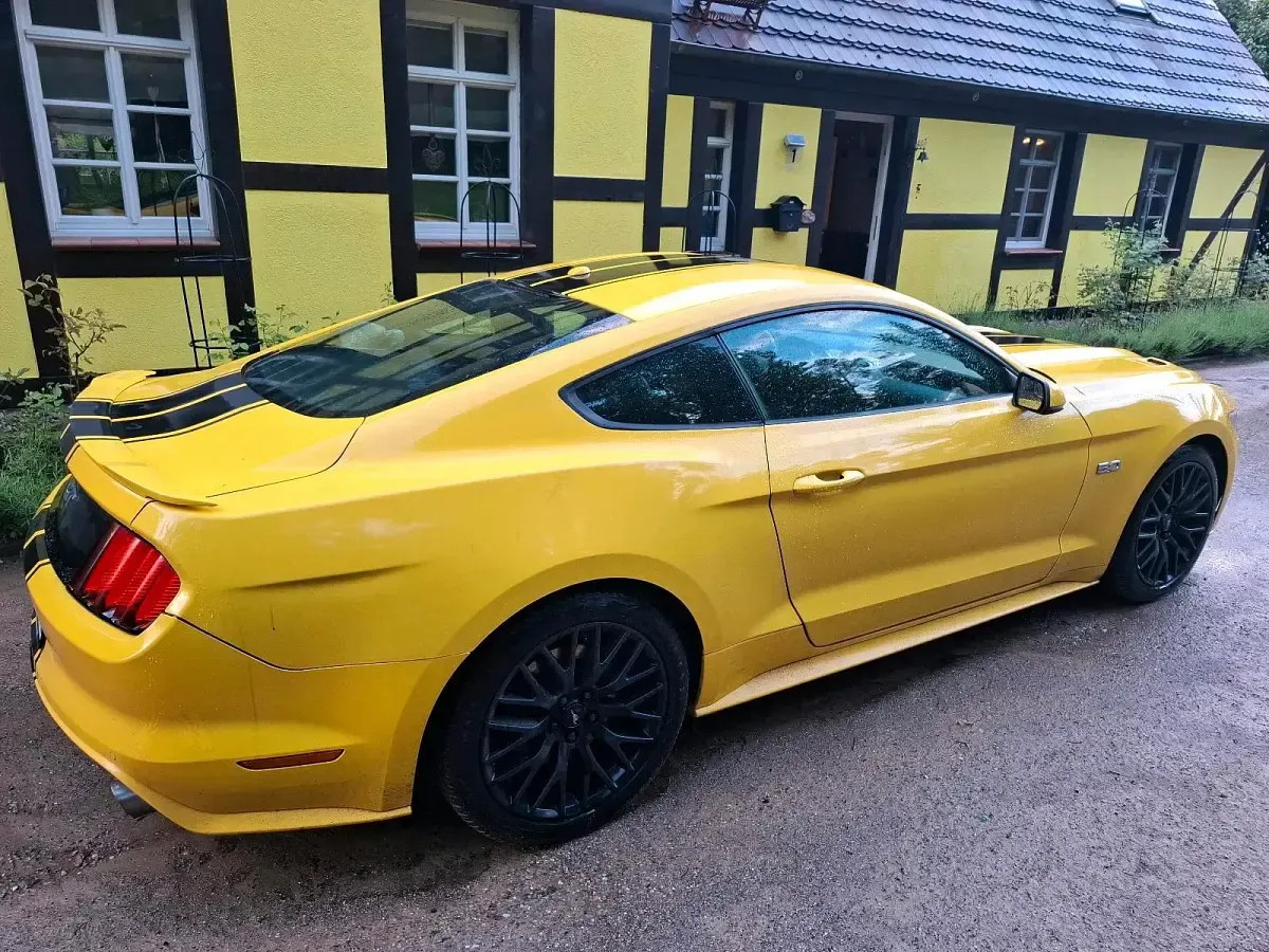 Gebraucht Ford Mustang GT 428 PS (314 kW) 2015 Gelb Coupé