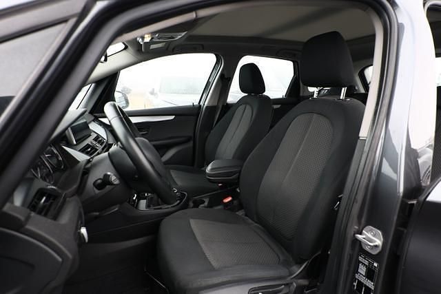 Gebraucht BMW 218 Advantage 140 PS (102 kW) 2019 Mineralgrau metallic mineralgrau metallic Kombi