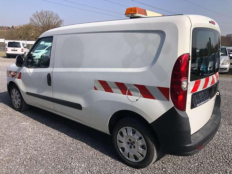 Gebraucht Fiat Doblò 120 PS (88 kW) 2014 Bianco gelato/banchisa Van / Kleinbus