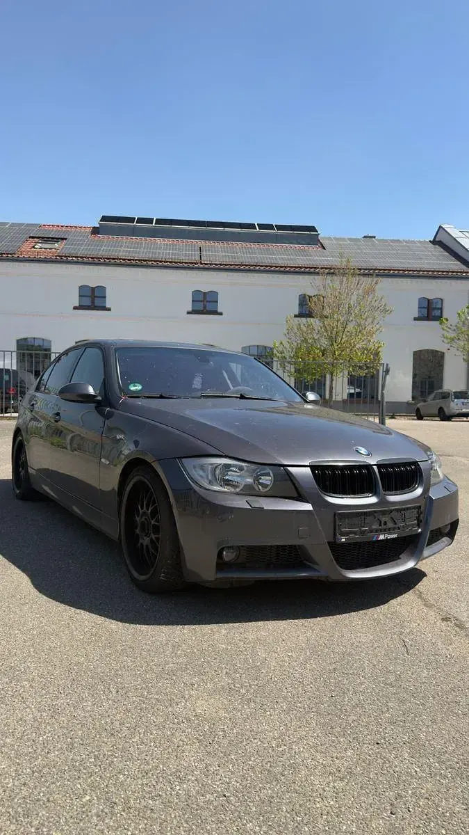 Gebraucht BMW 318 129 PS (94 kW) 2006 Grau Limousine