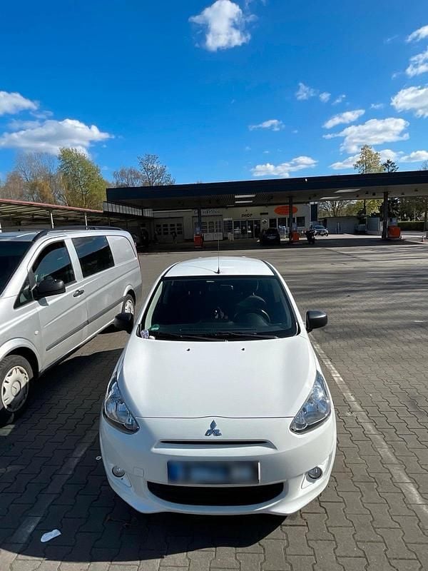 Gebraucht Mitsubishi Space Star 80 PS (58 kW) 2013 Weiß Van / Kleinbus