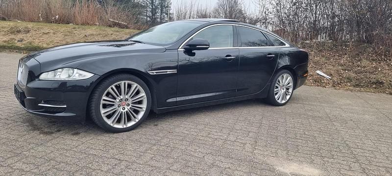Gebraucht Jaguar XJ 275 PS (202 kW) 2010 Schwarz Limousine