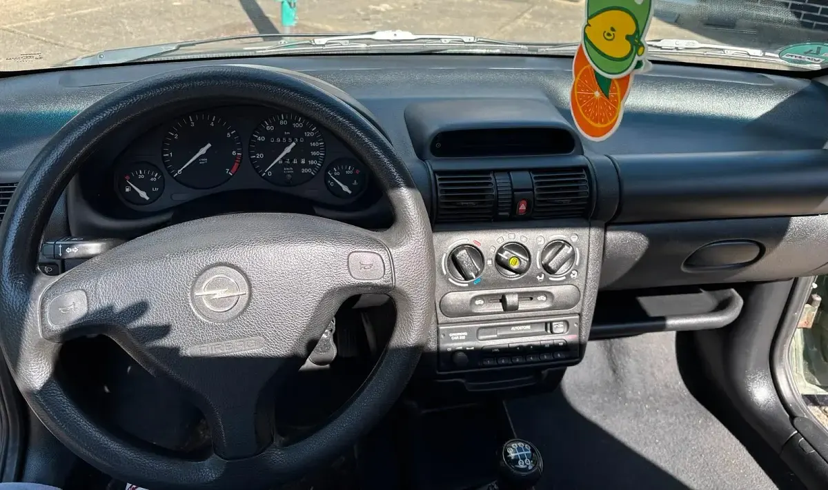 Gebraucht Opel Corsa 55 PS (40 kW) 1999 Grün Kleinwagen