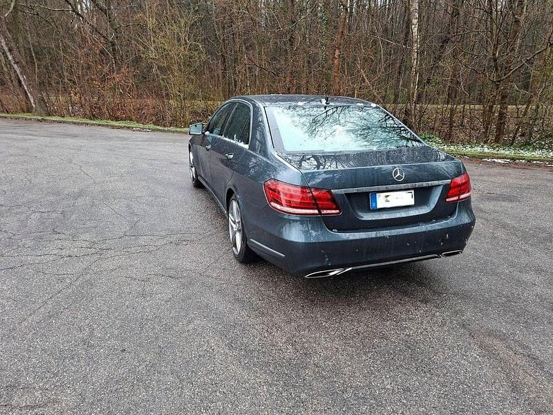 Gebraucht Mercedes E400 Avantgarde 333 PS (244 kW) 2014 Grau Limousine