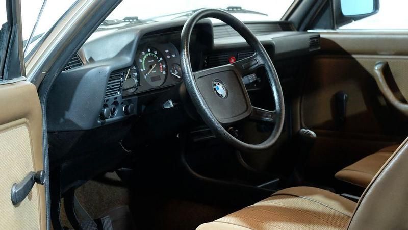 Gebraucht BMW 323 143 PS (105 kW) 1983 Beige Coupé