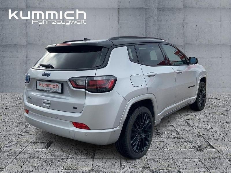 Second-hand Jeep Compass 179 CP (131 kW) 2022 Negru SUV