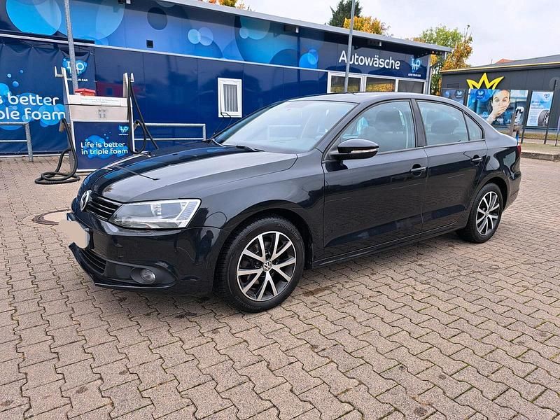 Gebraucht VW Jetta 105 PS (77 kW) 2012 Limousine