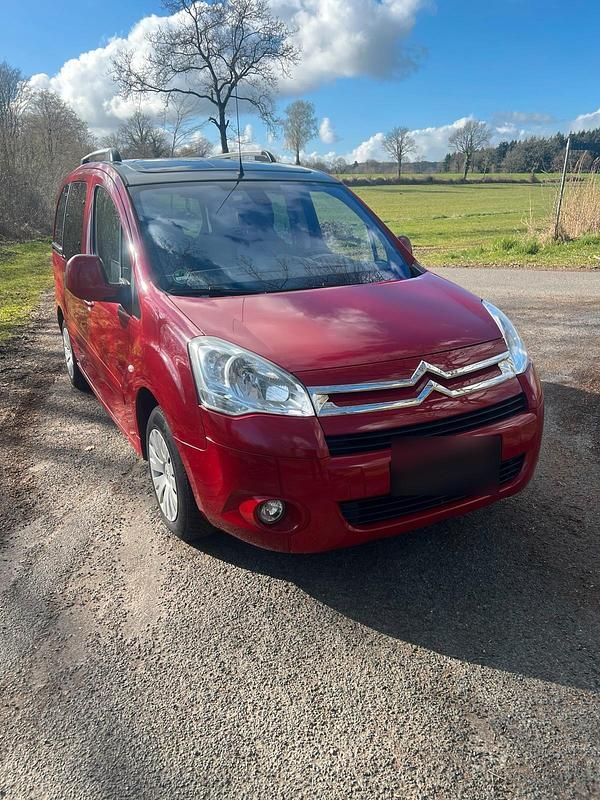 Gebraucht Citroën Berlingo 110 PS (80 kW) 2010 Rot Van / Kleinbus