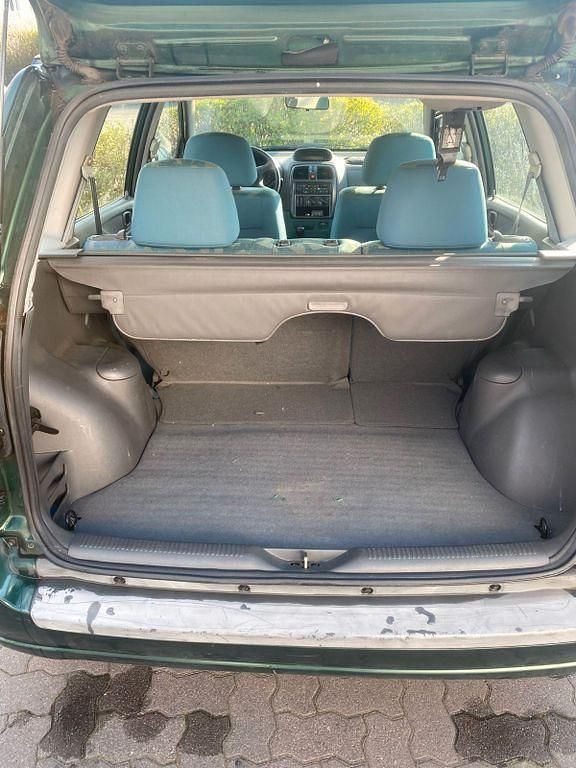 Gebraucht Mitsubishi Space Star 86 PS (63 kW) 2000 Grün Van / Kleinbus