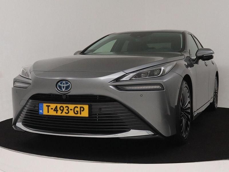 Grau Gebraucht 2023 Toyota Mirai Limousine | 44.945 € - Bild 1/4