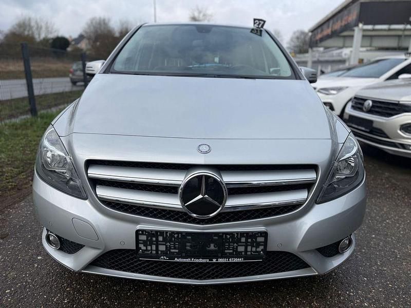 Gebraucht Mercedes B180 109 PS (80 kW) 2012 Silber Van / Kleinbus