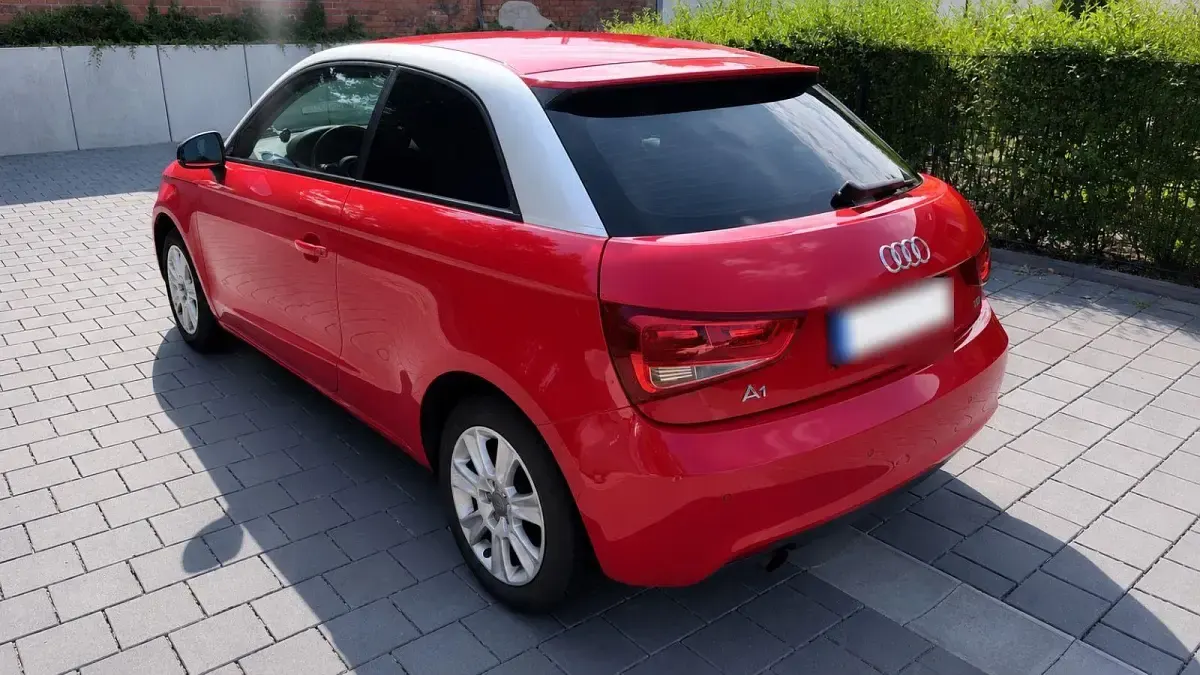 Gebraucht Audi A1 90 PS (66 kW) 2012 Rot Kleinwagen