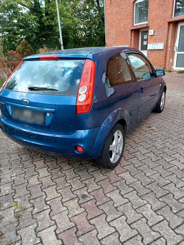 Gebraucht Ford Fiesta 101 PS (74 kW) 2008 Kleinwagen