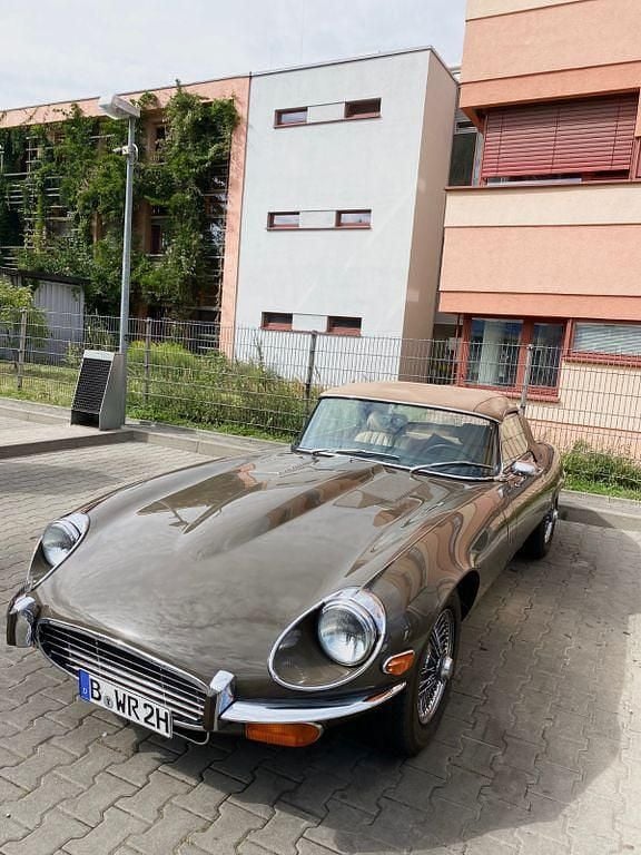 Second-hand Jaguar E-Type 268 CP (197 kW) 1974 Maro Cabrio