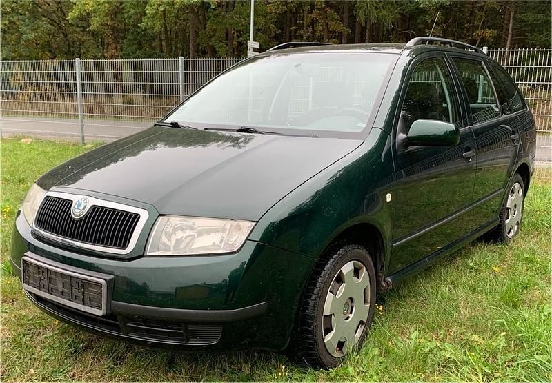 Grün Gebraucht 2003 Skoda Fabia Limousine | 650 € (Superpreis) - Bild 1/4
