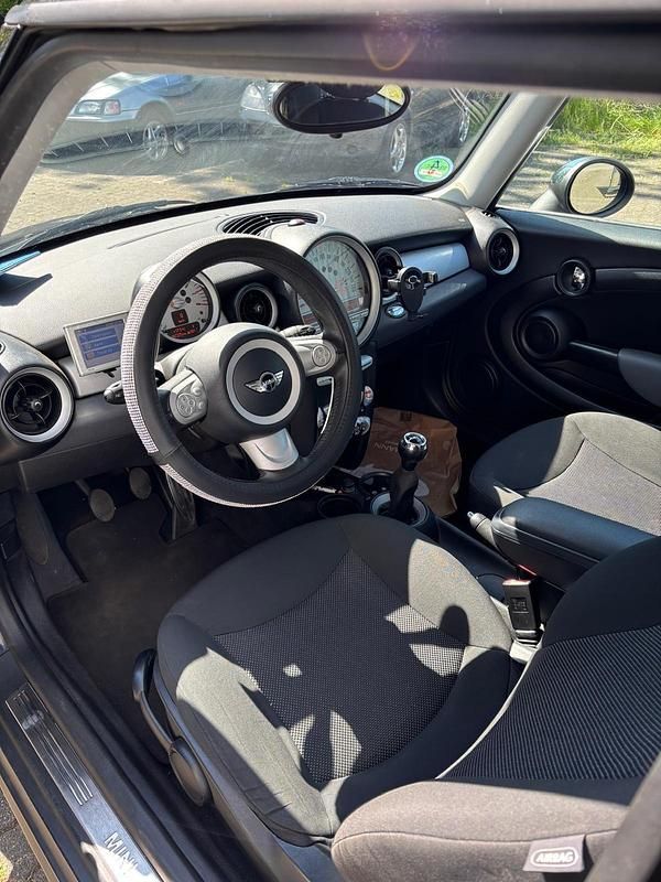 Gebraucht Mini Cooper 75 PS (55 kW) 2009 Schwarz Kleinwagen