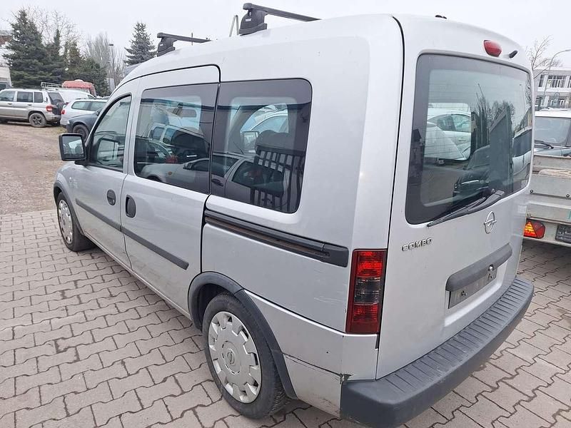 Gebraucht Opel Combo 95 PS (69 kW) 2008 Weiß Van / Kleinbus