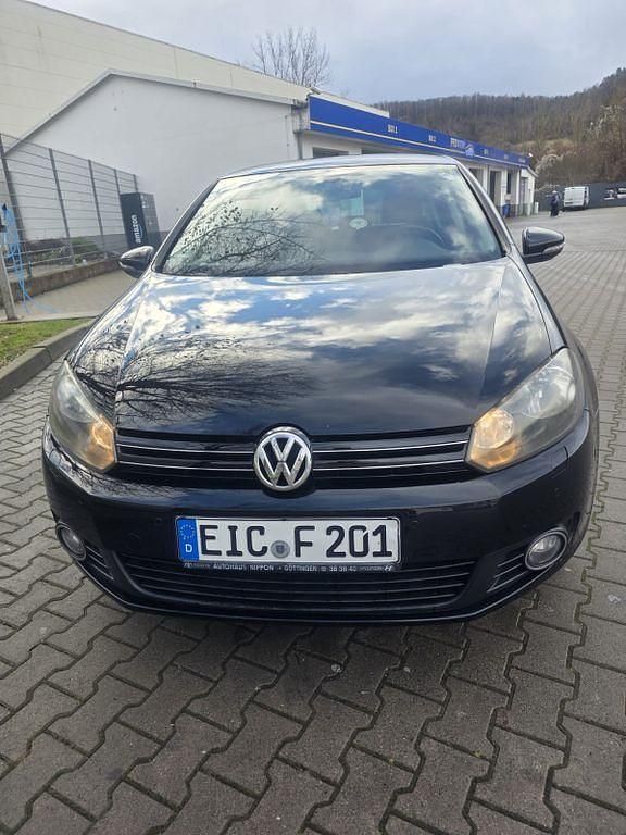 Schwarz Gebraucht 2011 VW Golf VI Trendline Kleinwagen | 4.800 € (Fairer Preis) - Bild 1/4