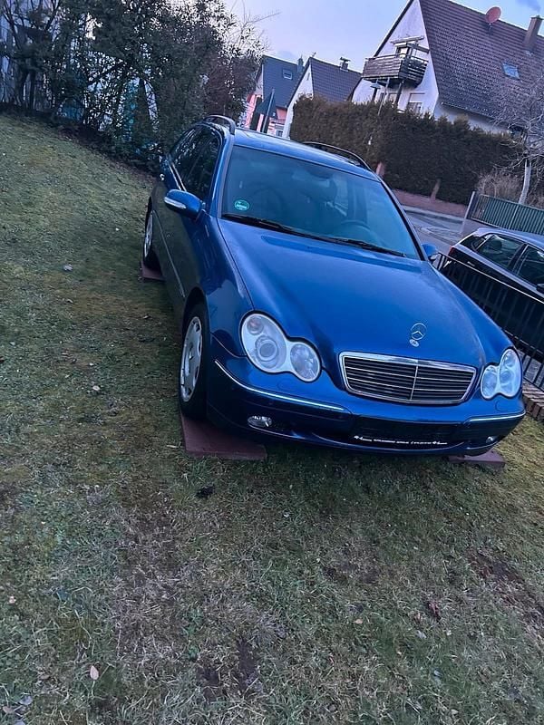 Gebraucht Mercedes C270 170 PS (125 kW) 2003 Blau Kombi