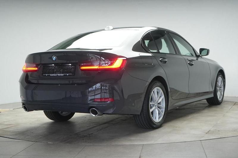 Gebraucht BMW 320 190 PS (139 kW) 2024 Dravitgrau Limousine