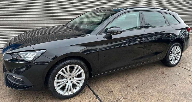 Mitternachtsschwarz Gebraucht 2020 Seat Leon Style Kombi | 21.300 € (Fairer Preis) - Bild 1/4