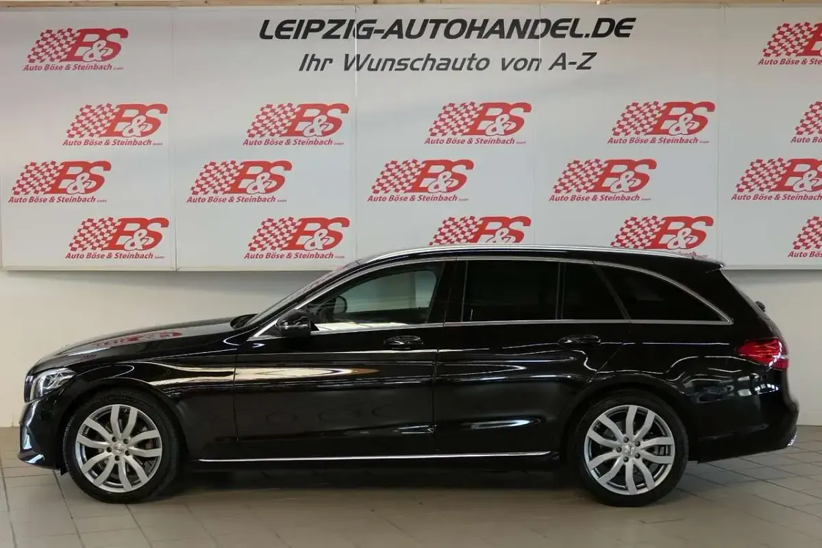 Gebraucht Mercedes C200 184 PS (135 kW) 2020 Schwarz Kombi