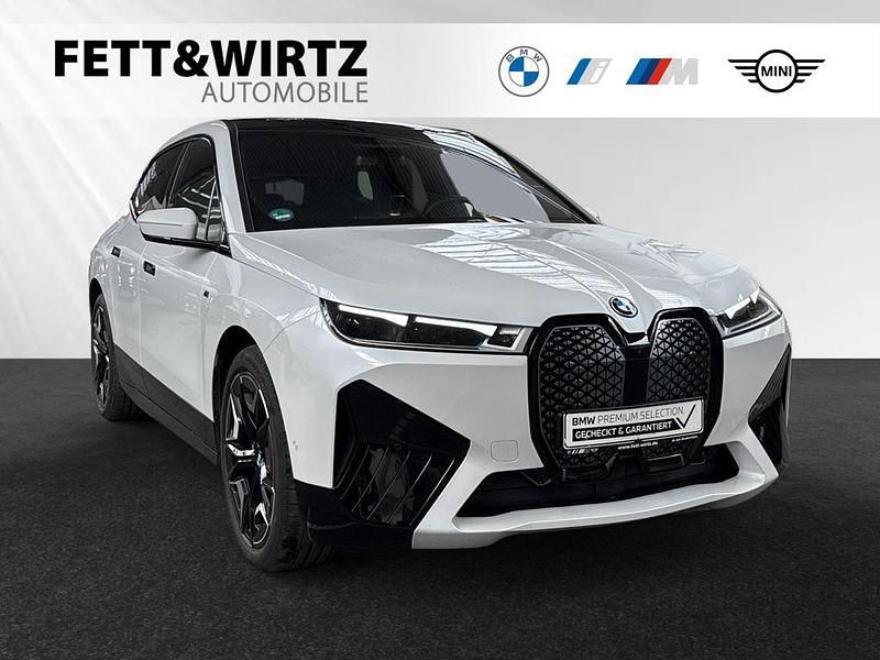 Mineralweiss metallic Gebraucht 2023 BMW iX Sport Line SUV | 76.790 € (Fairer Preis) - Bild 1/2