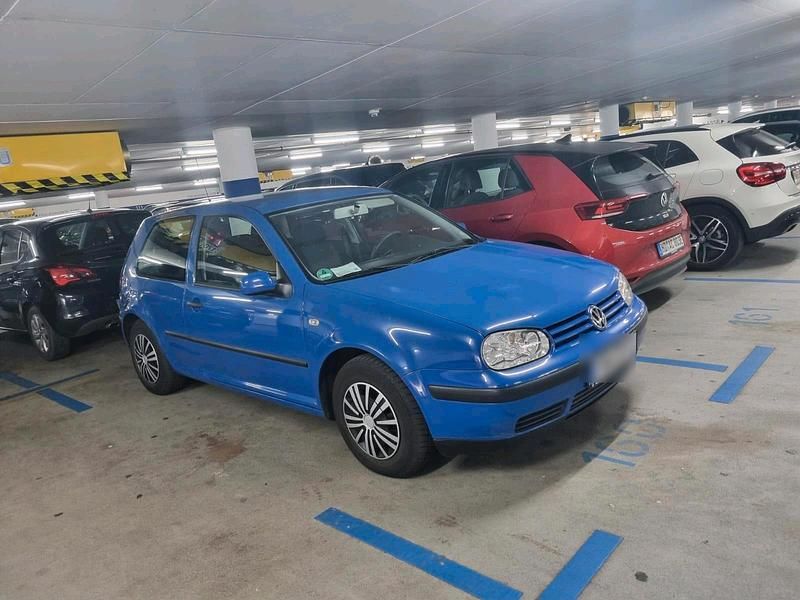 Blau Gebraucht 2004 VW Golf IV Kleinwagen | 500 € (Superpreis) - Bild 1/4