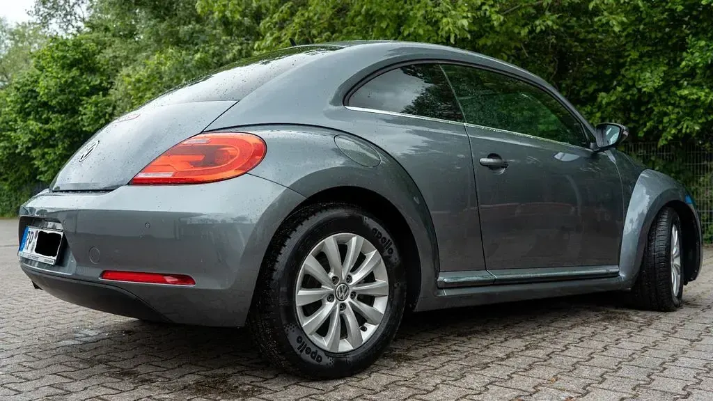 Gebraucht VW Beetle Design 105 PS (77 kW) 2013 Grau Kleinwagen