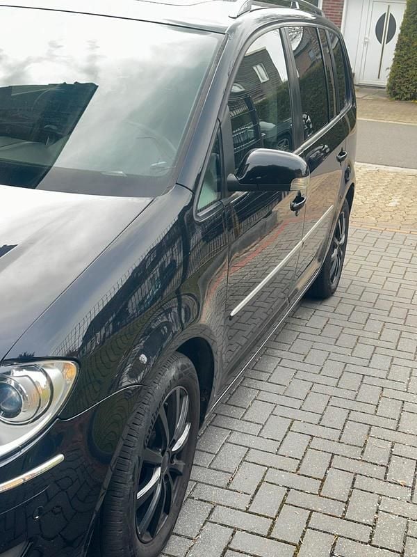 Gebraucht VW Touran 140 PS (102 kW) 2008 Schwarz Van / Kleinbus