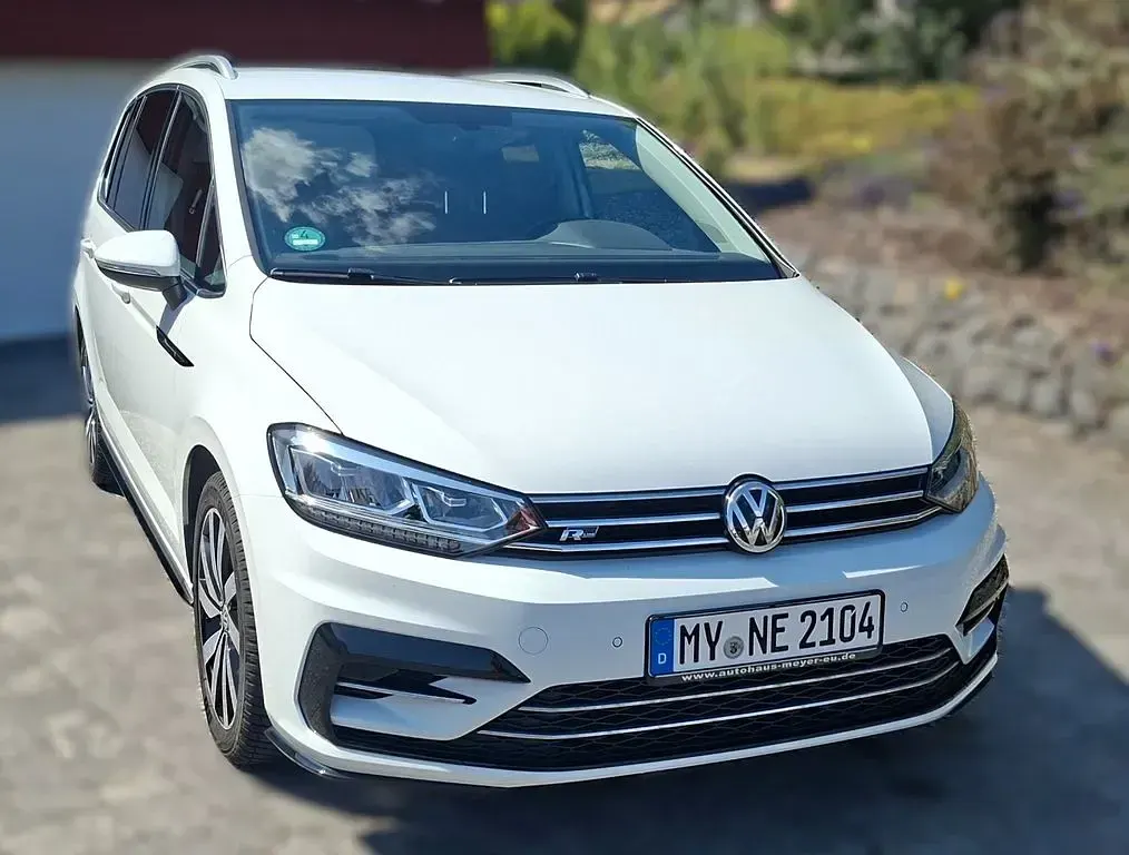 Gebraucht VW Touran Highline 150 PS (110 kW) 2020 Weiß Van / Kleinbus
