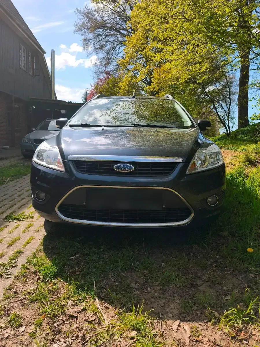 Używany Ford Focus Ghia 110 KM (80 kW) 2008 Szary Kombi
