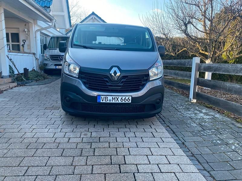 Gebraucht Renault Trafic 145 PS (106 kW) 2016 Grau Van / Kleinbus