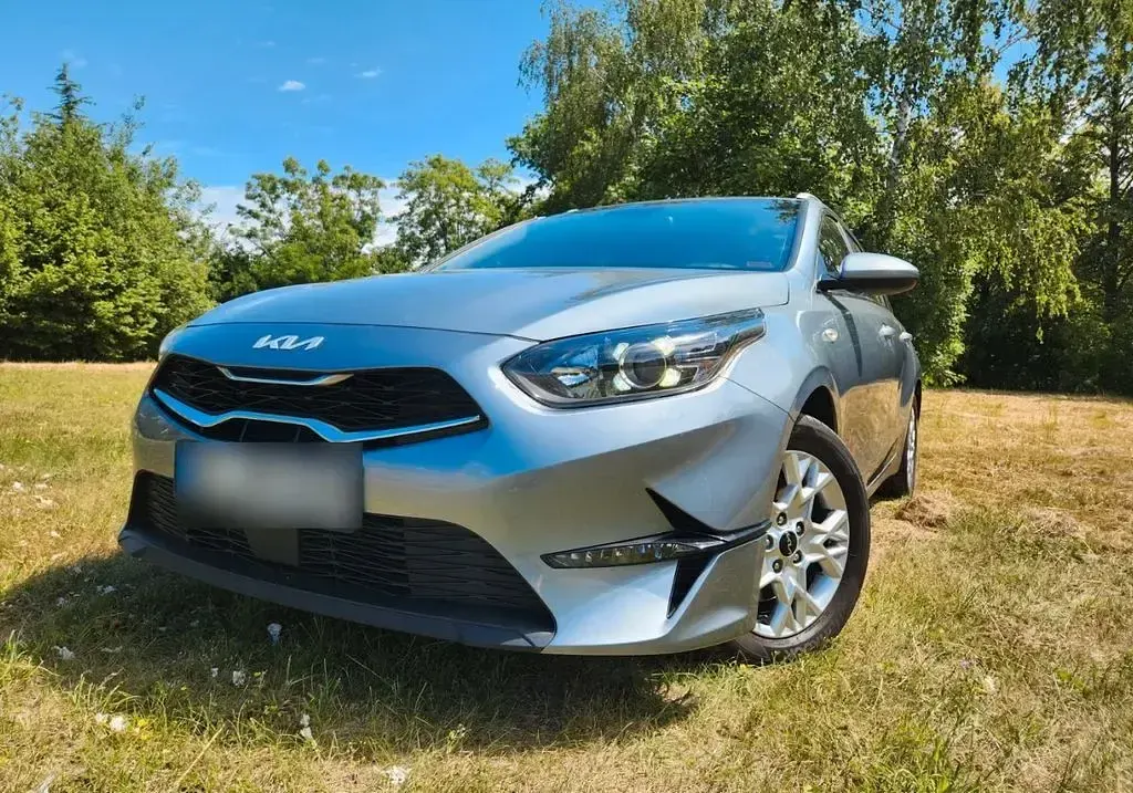 Gebraucht Kia Ceed 136 PS (100 kW) 2022 Silber Kleinwagen