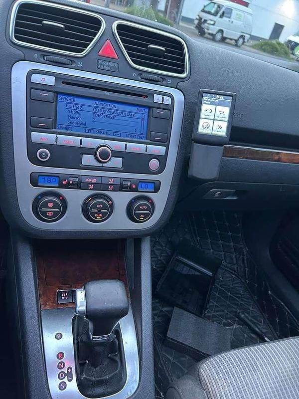 Usata VW Eos 140 CV (102 kW) 2008 Blu Cabrio