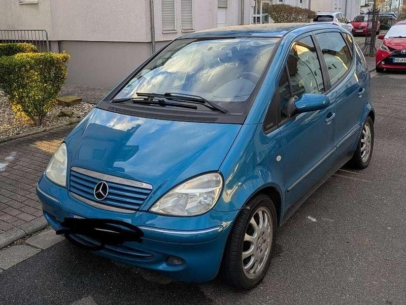 Grün Gebraucht 2002 Mercedes A190 Elegance Limousine | 990 € (Superpreis) - Bild 1/4