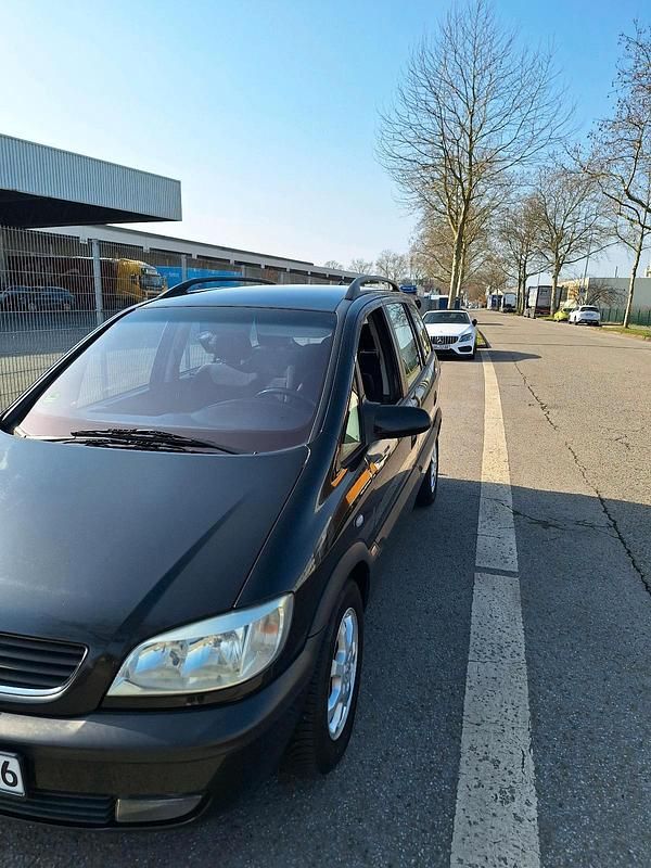 Gebraucht Opel Zafira 101 PS (74 kW) 2002 Schwarz Van / Kleinbus