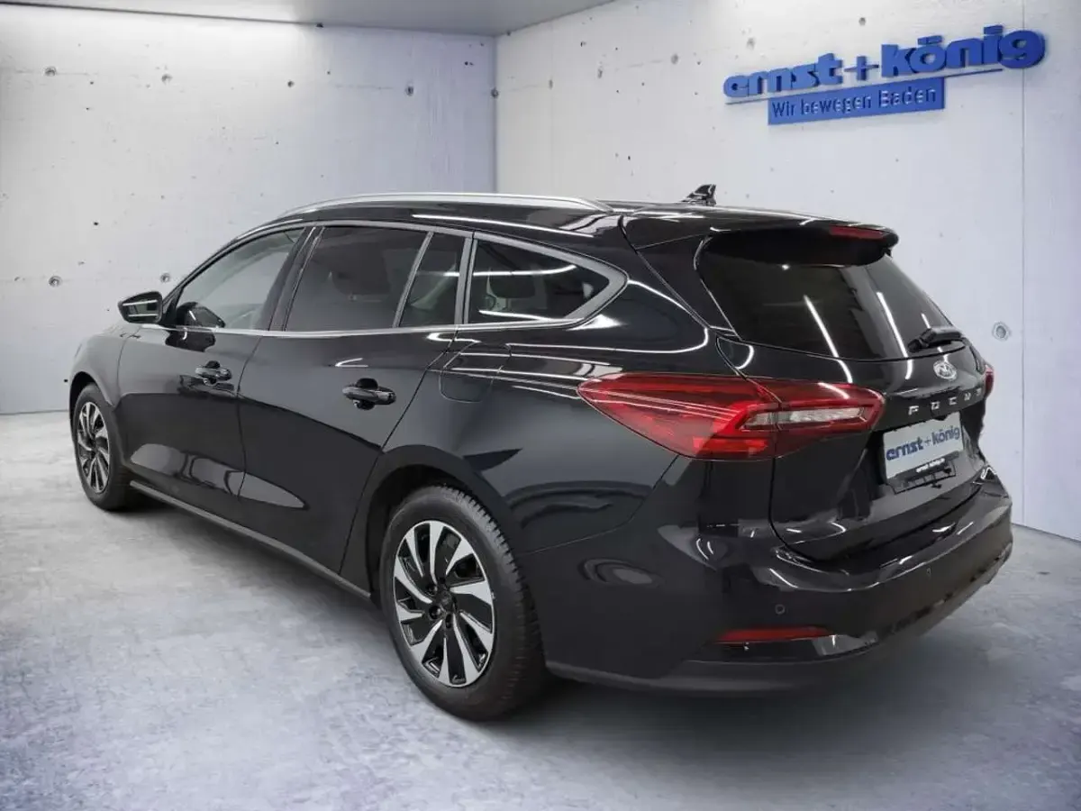 Gebraucht Ford Focus Titanium 116 PS (85 kW) 2025 Schwarz Limousine