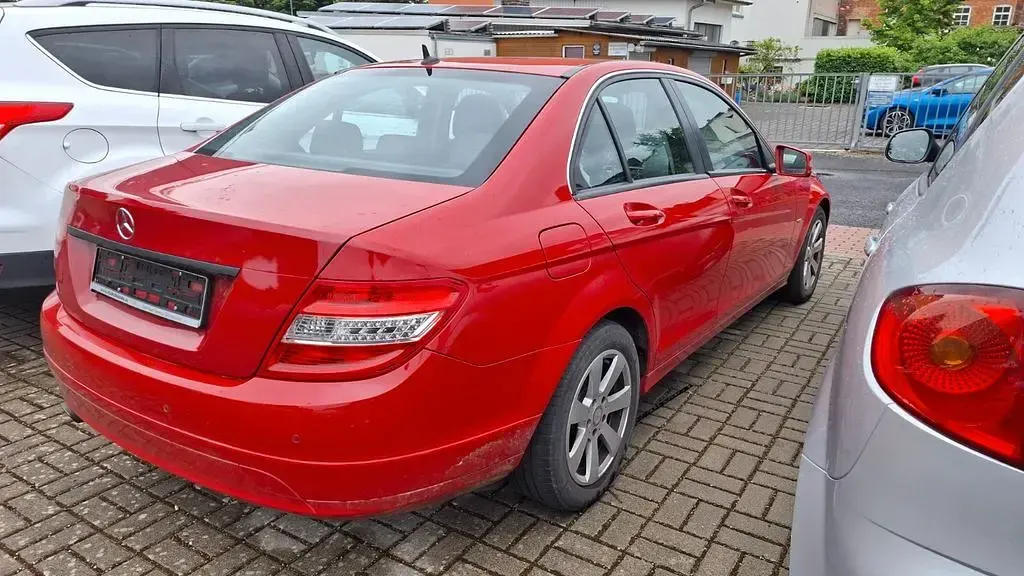 Gebraucht Mercedes C250 204 PS (150 kW) 2010 Rot Limousine