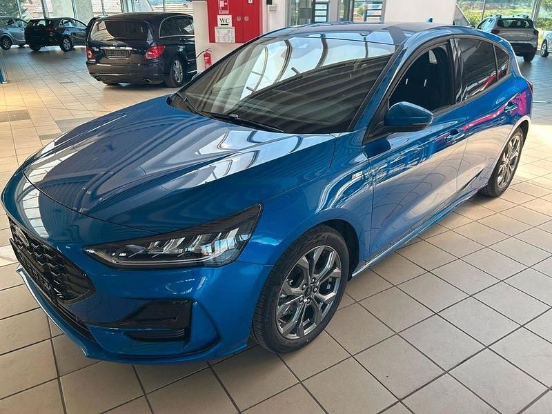 Gebraucht Ford Focus ST-Line X 155 PS (114 kW) 2024 Blau Limousine
