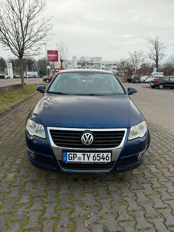 Gebraucht VW Passat Comfortline 116 PS (85 kW) 2005 Blau Limousine