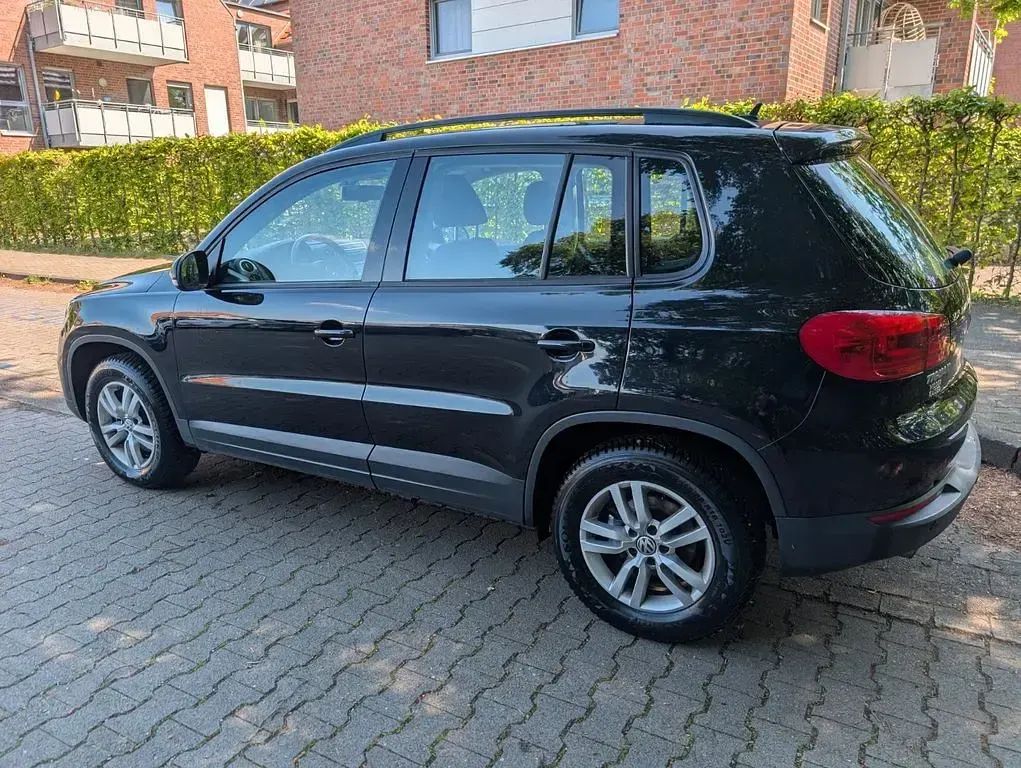 Gebraucht VW Tiguan 122 PS (89 kW) 2012 Schwarz SUV