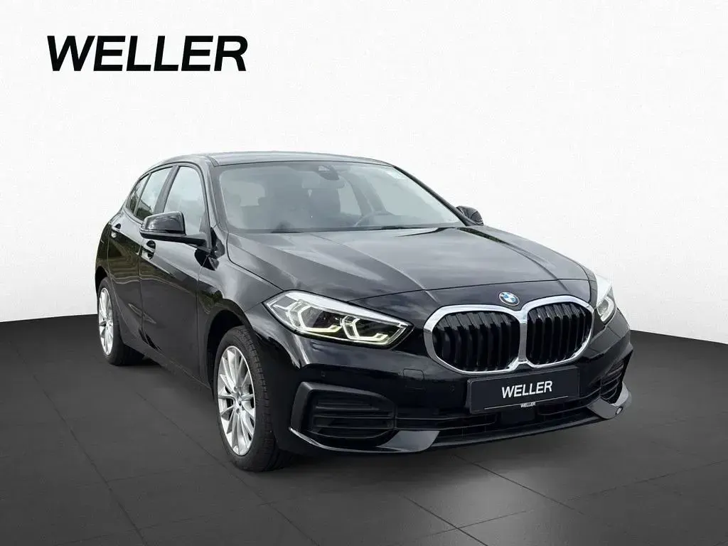 Gebraucht BMW 118 Advantage 136 PS (100 kW) 2023 Schwarz (schwarz) Kleinwagen