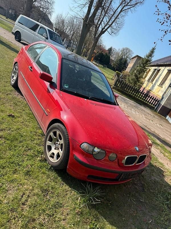 Gebraucht BMW 318 143 PS (105 kW) 2002 Rot Coupé