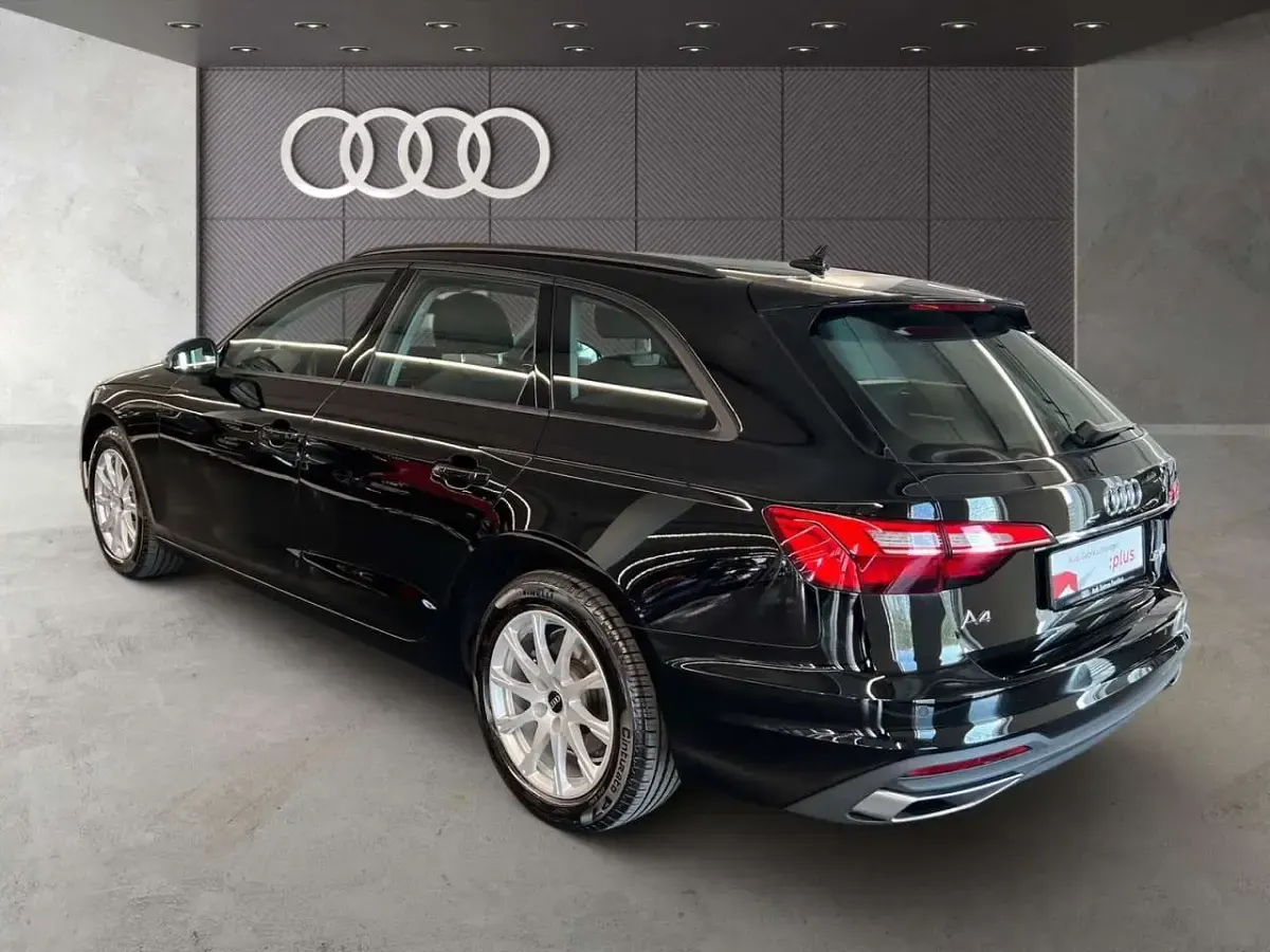 Gebraucht Audi A4 Sport 204 PS (150 kW) 2023 Brillantschwarz Kombi